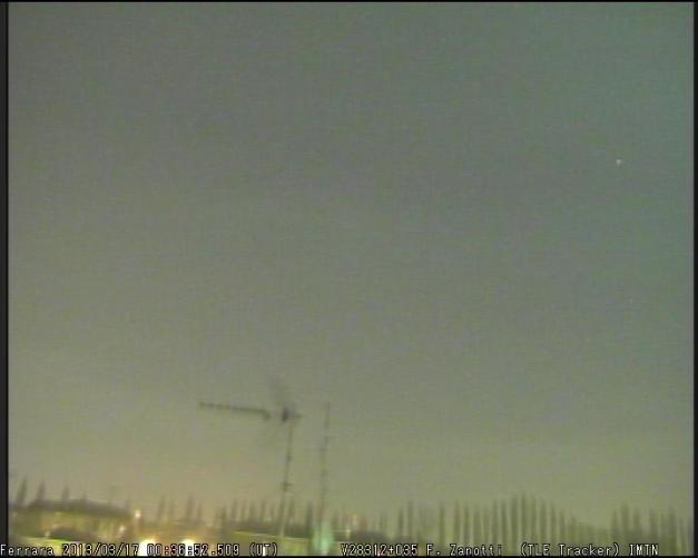 lampo azzurro del bolide ripreso da una seconda videocamera IMTN di Ferrara