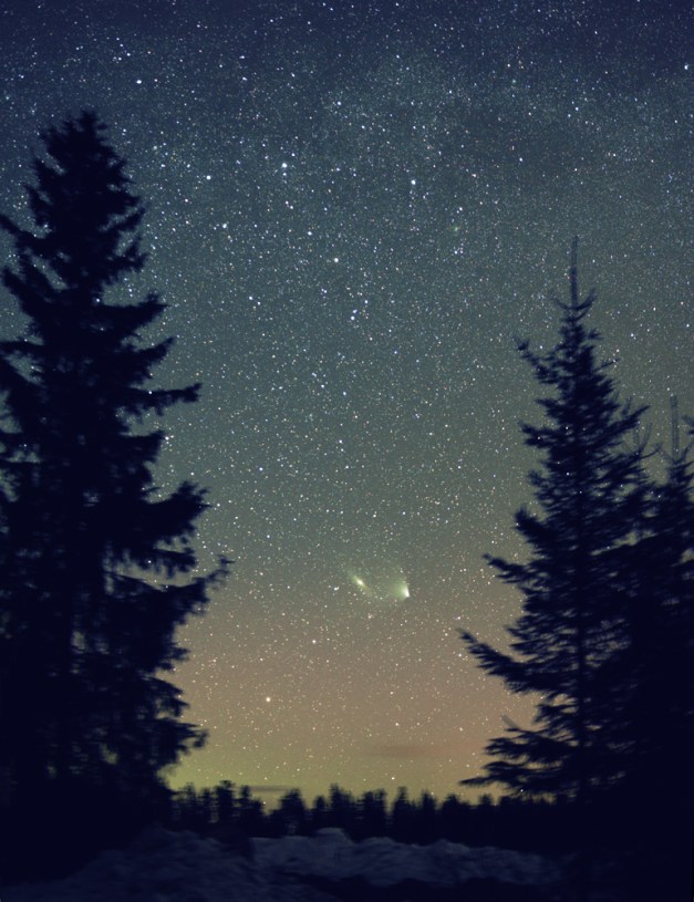 il 4 aprile, spettacolare fotografia a grande campo. Erkki Rauhala